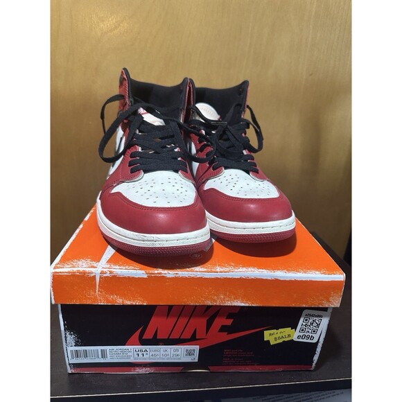 Size 11.5 - Jordan 1 Retro High OG Chicago Lost & Found 2022 Box Included - Picture 3 of 9